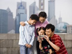 如何營(yíng)造一個(gè)健康快樂(lè)的家庭環(huán)境？